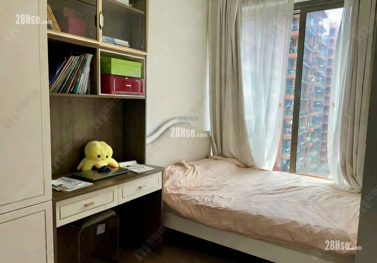 Centra Horizon Sell 2 Bedrooms , 2 Bathrooms 628 ft²