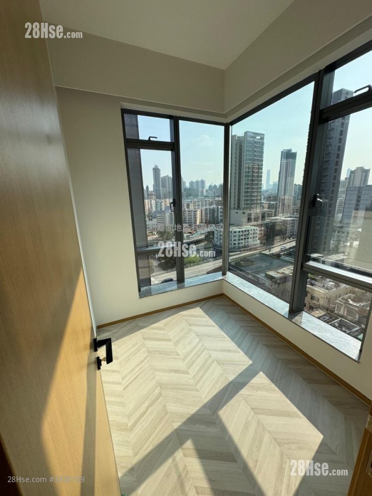 Eight Southpark Rental 2 Bedrooms , 1 Bathroom 351 ft²