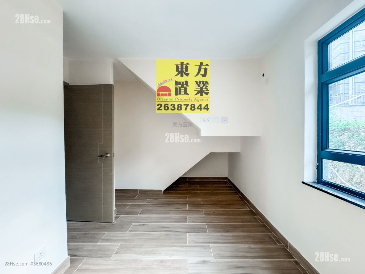 村屋 售盤 3 房 , 2 浴室 700 平方呎