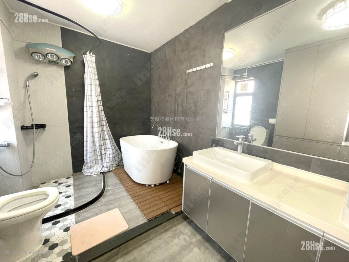 Hess Garden Sell 5+ Bedrooms , 3 Bathrooms 2,100 ft²