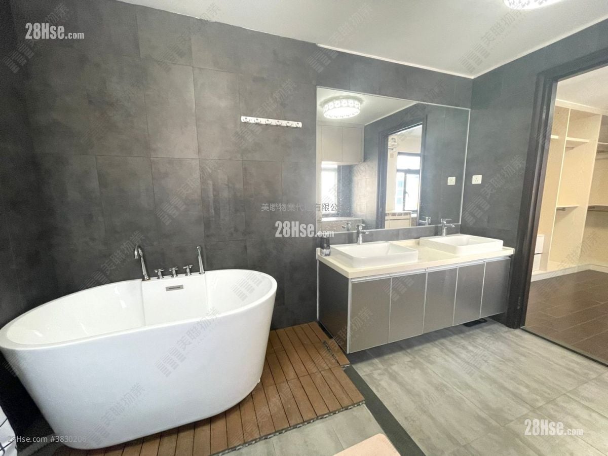 Hess Garden Sell 5+ Bedrooms , 3 Bathrooms 2,100 ft²