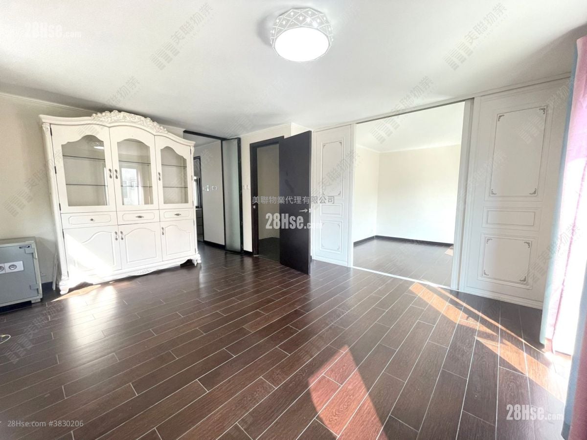 Hess Garden Sell 5+ Bedrooms , 3 Bathrooms 2,100 ft²