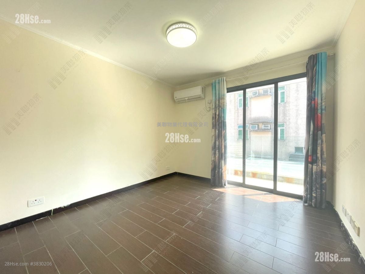 Hess Garden Sell 5+ Bedrooms , 3 Bathrooms 2,100 ft²