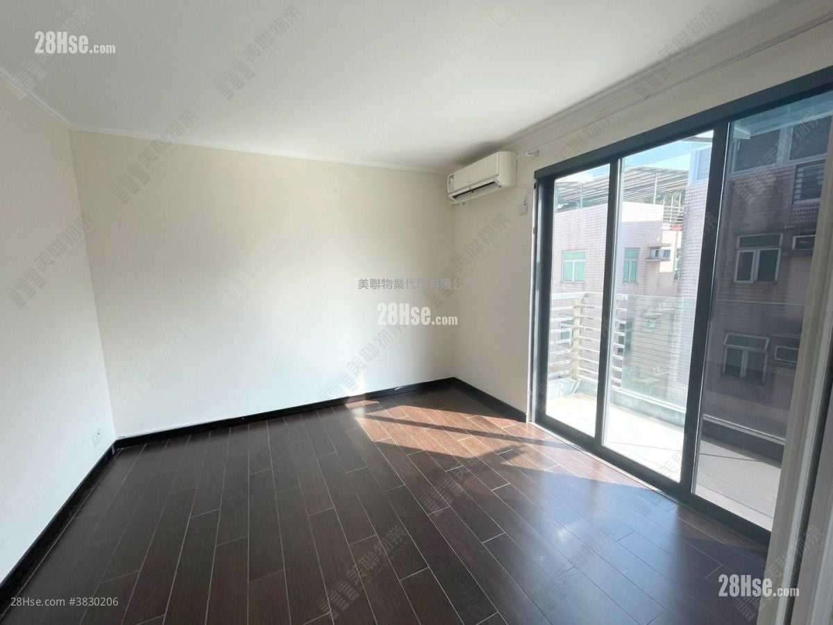 Hess Garden Sell 5+ Bedrooms , 3 Bathrooms 2,100 ft²