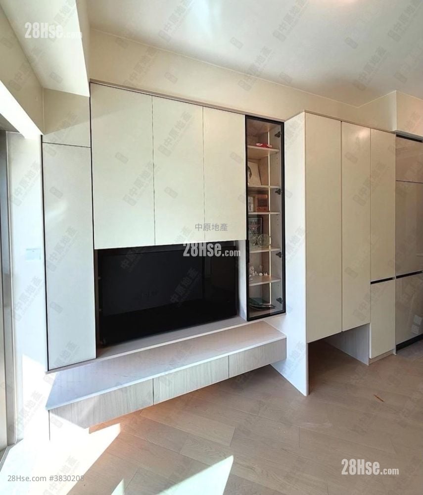 Grand Mayfair  Sell 1 Bedroom 352 ft²