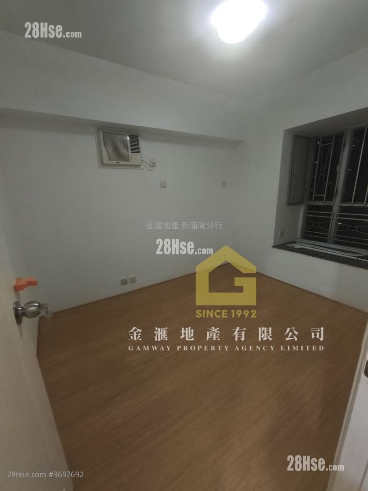 Yue Xiu Plaza Sell 3 Bedrooms , 1 Bathroom 566 ft²