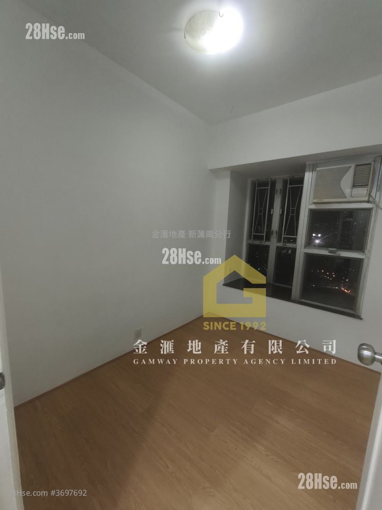 Yue Xiu Plaza Sell 3 Bedrooms , 1 Bathroom 566 ft²