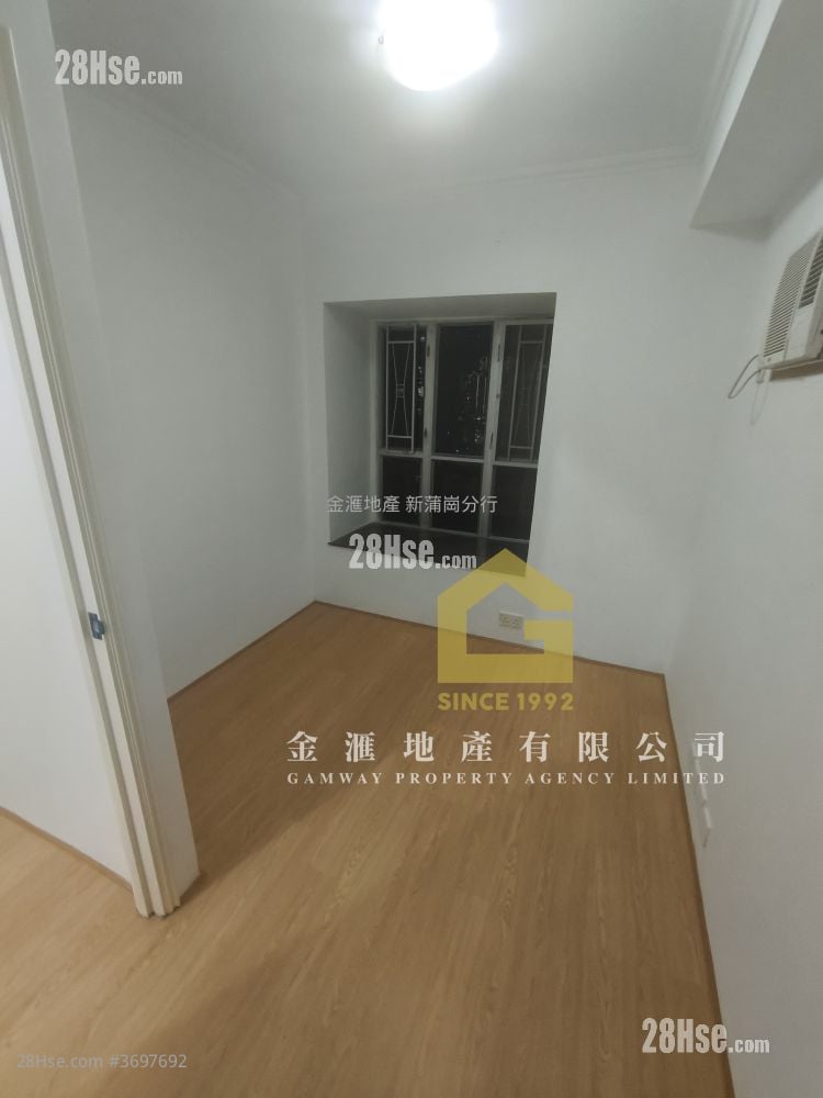 Yue Xiu Plaza Sell 3 Bedrooms , 1 Bathroom 566 ft²