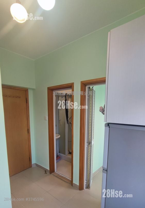 Chi Wing Court Sell 1 Bedroom , 1 Bathroom 184 ft²