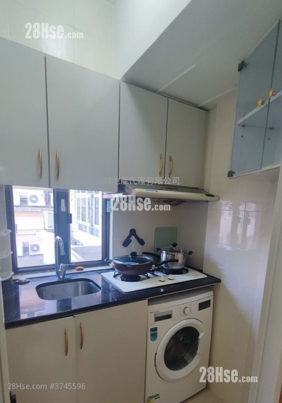 Chi Wing Court Sell 1 Bedroom , 1 Bathroom 184 ft²