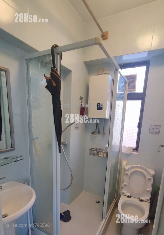 Chi Wing Court Sell 1 Bedroom , 1 Bathroom 184 ft²