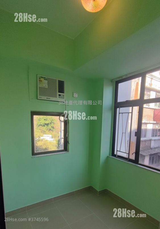 Chi Wing Court Sell 1 Bedroom , 1 Bathroom 184 ft²