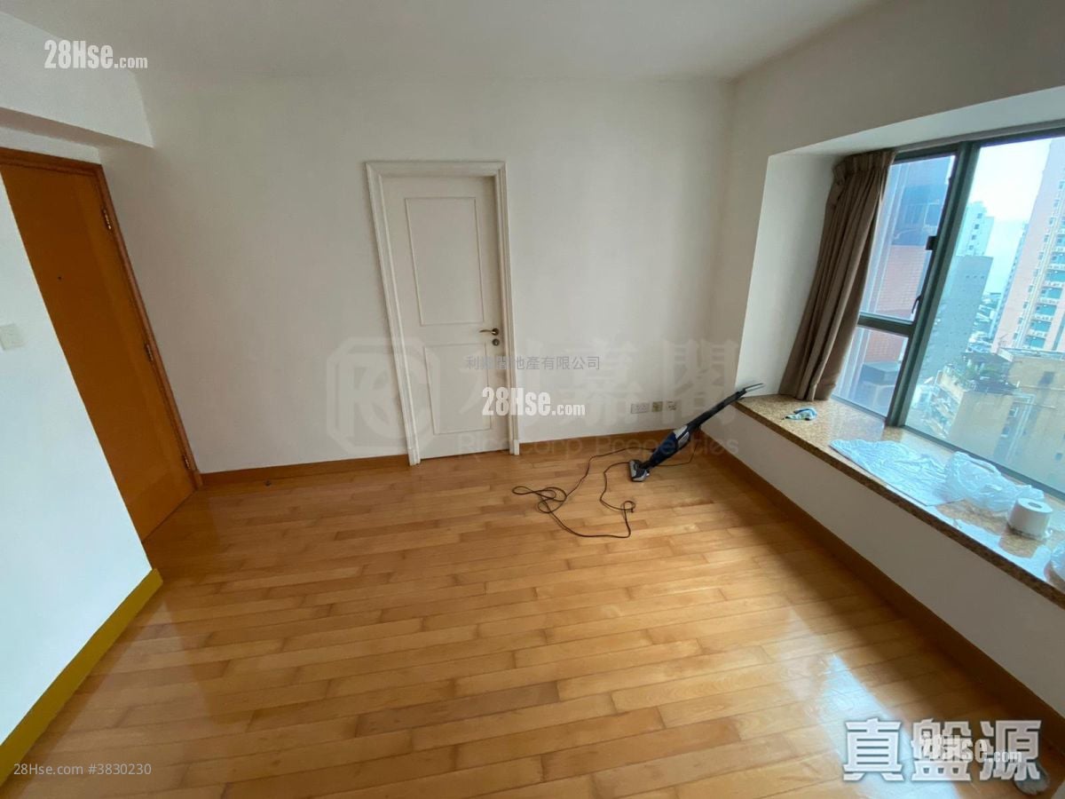 Queen's Terrace Sell 1 Bedroom 322 ft²