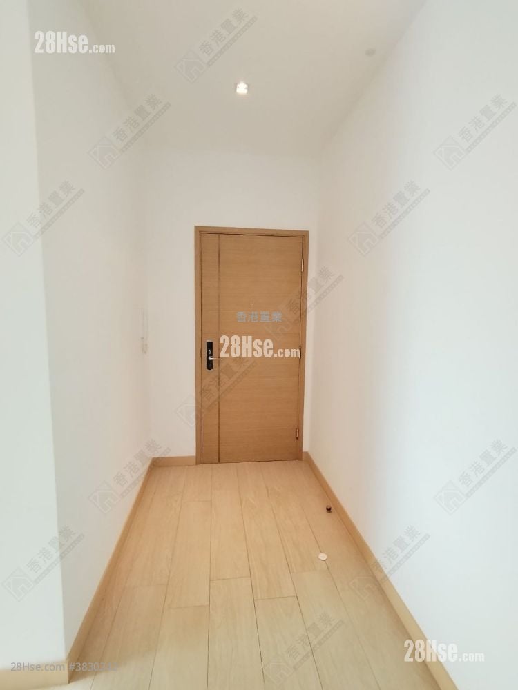Century Link Sell 3 Bedrooms 572 ft²