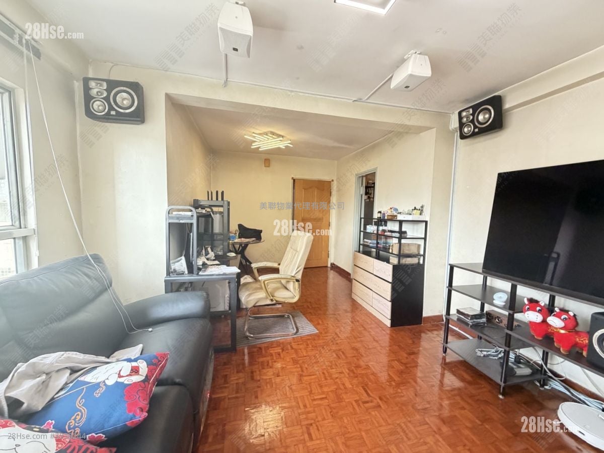 Serene Garden Sell 3 Bedrooms 590 ft²
