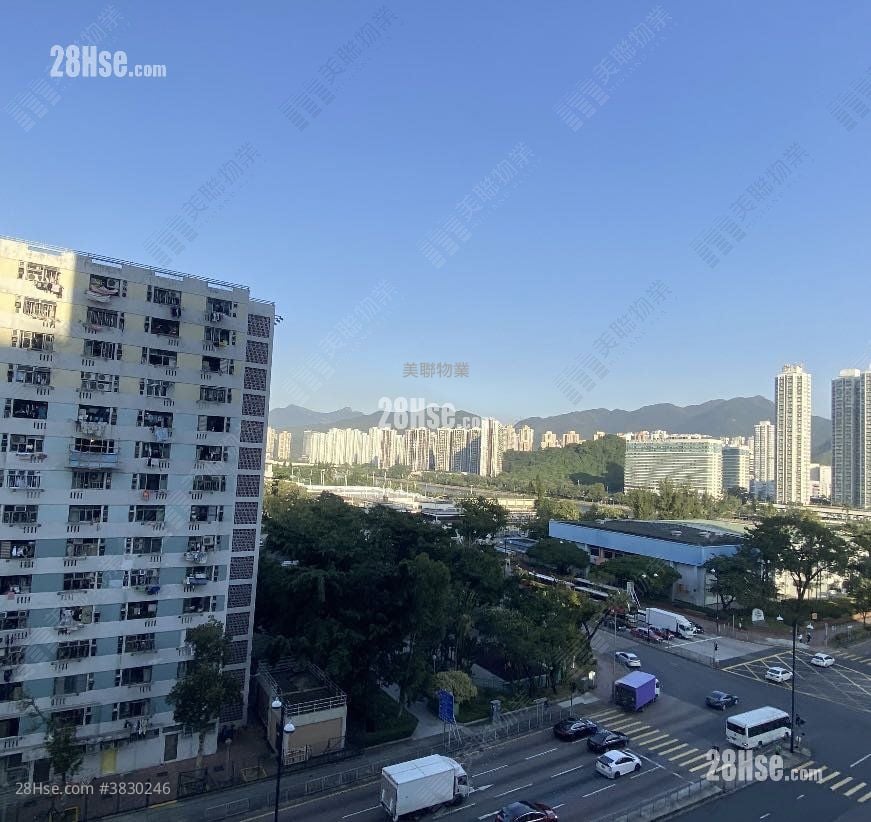 Lucky Plaza Sell 2 Bedrooms , 1 Bathroom 334 ft²