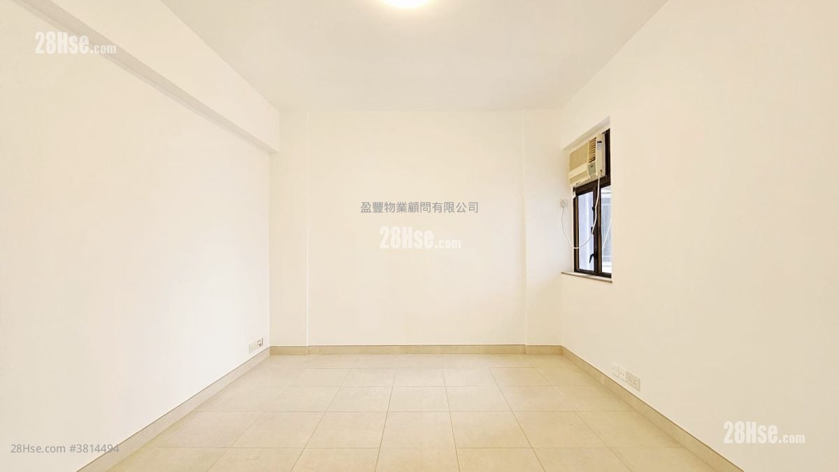 Pearl City Mansion Sell 2 Bedrooms , 1 Bathroom 493 ft²