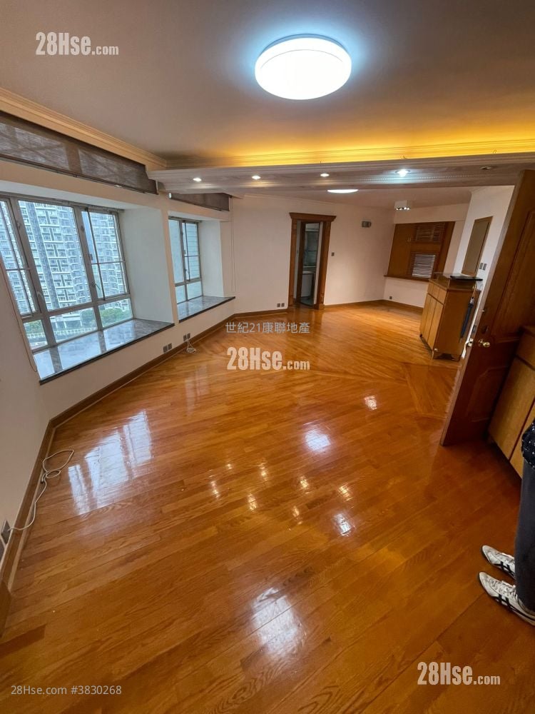 Laguna City Rental 5+ Bedrooms , 3 Bathrooms 1,204 ft²