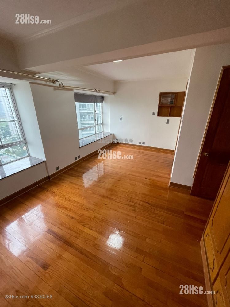 Laguna City Rental 5+ Bedrooms , 3 Bathrooms 1,204 ft²