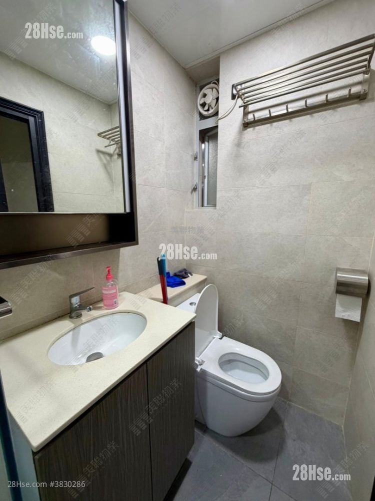 Kam Lung Court Rental 2 Bedrooms , 1 Bathroom 401 ft²