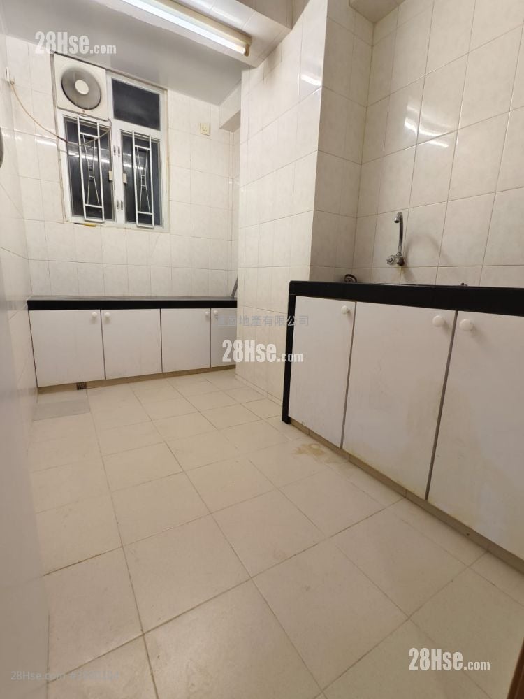 Nam Tin Building Rental 3 Bedrooms , 1 Bathroom 653 ft²