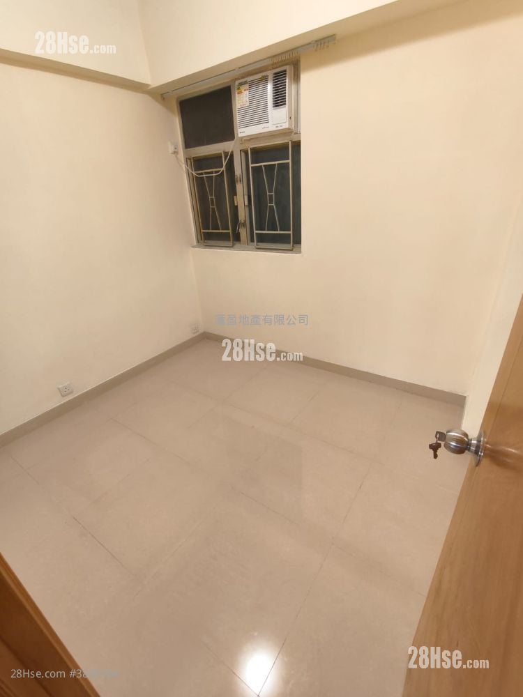 Nam Tin Building Rental 3 Bedrooms , 1 Bathroom 653 ft²