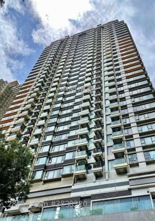 逸峯 租盘 1 浴室 300 平方尺