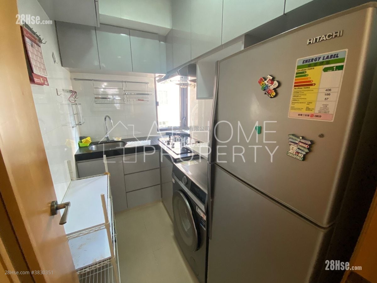 Nan Sang Building Rental 2 Bedrooms , 1 Bathroom 451 ft²