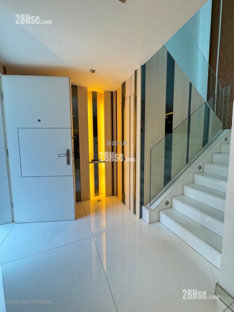 Monte Carlo Villas Sell 5+ Bedrooms , 4 Bathrooms 2,044 ft²