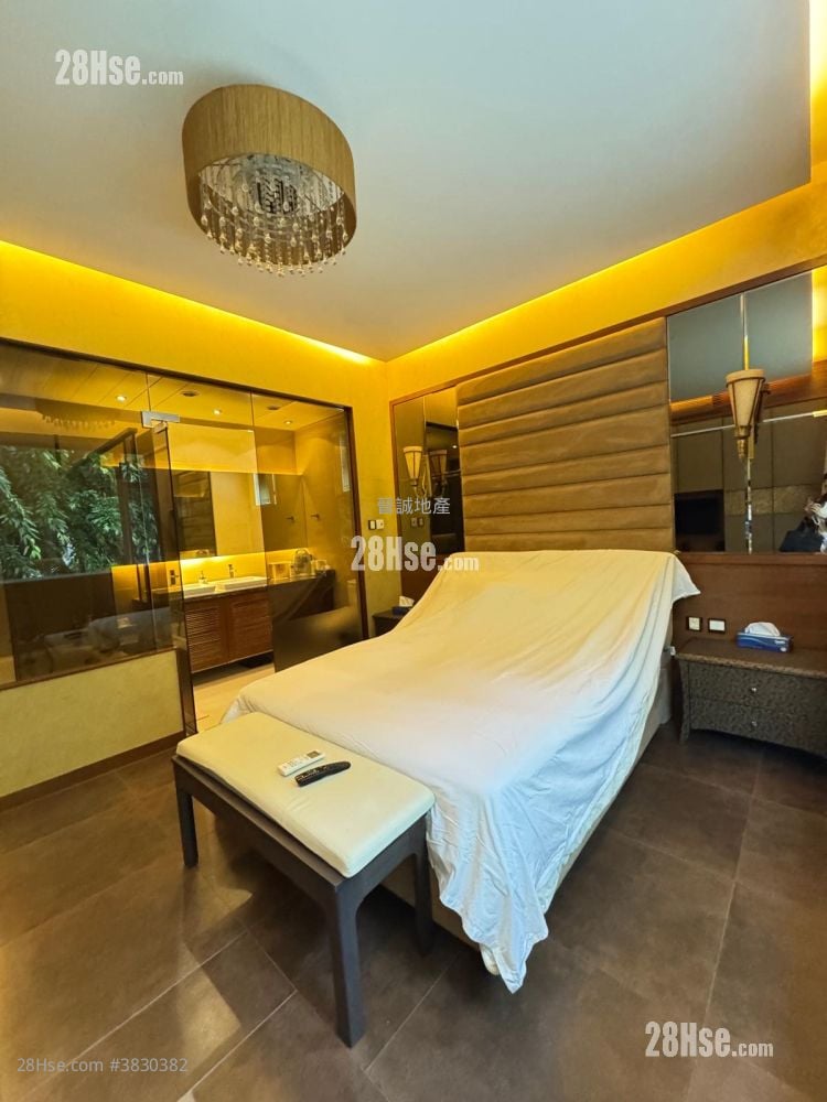 Monte Carlo Villas Sell 5+ Bedrooms , 4 Bathrooms 2,044 ft²