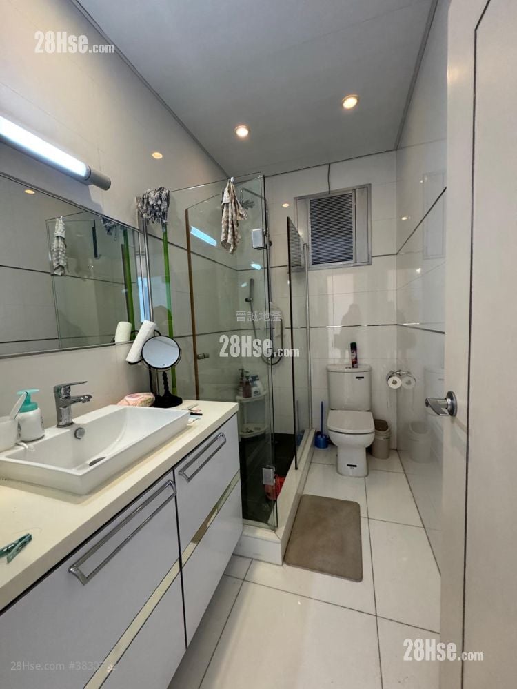 Monte Carlo Villas Sell 5+ Bedrooms , 4 Bathrooms 2,044 ft²
