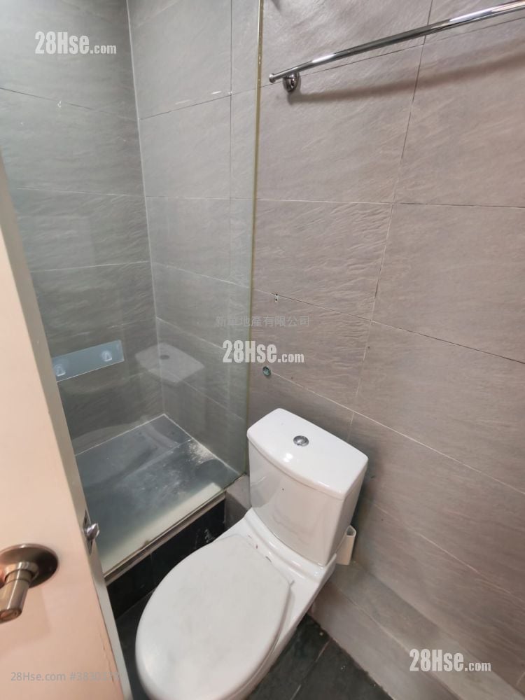 Waldorf Mansion Sell 3 Bedrooms , 2 Bathrooms 1,173 ft²