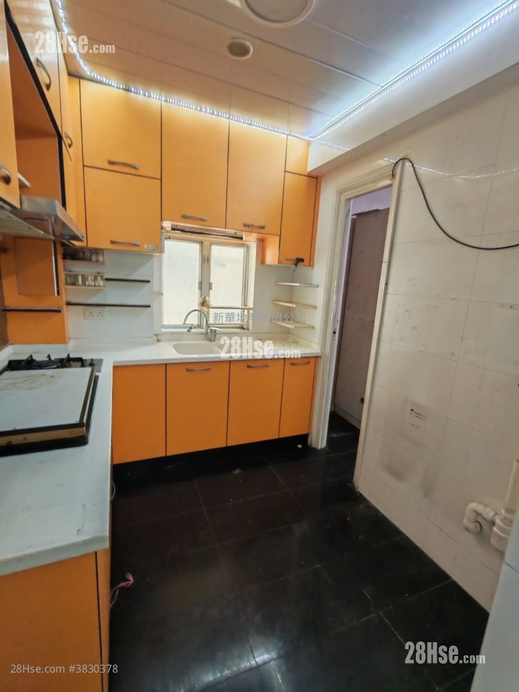 Waldorf Mansion Sell 3 Bedrooms , 2 Bathrooms 1,173 ft²