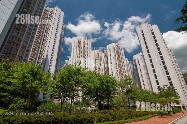 Yu Chui Court Sell 3 Bedrooms , 2 Bathrooms 663 ft²