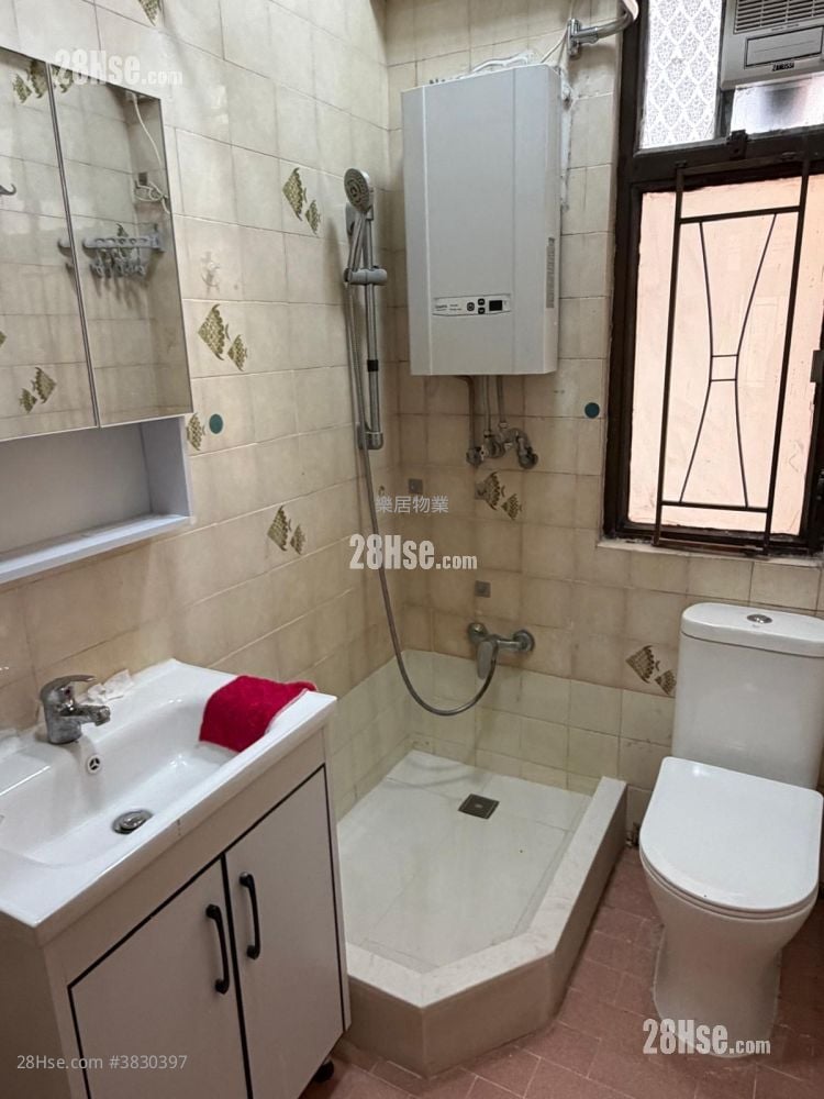 Po Tak Building Rental 2 Bedrooms , 1 Bathroom 333 ft²