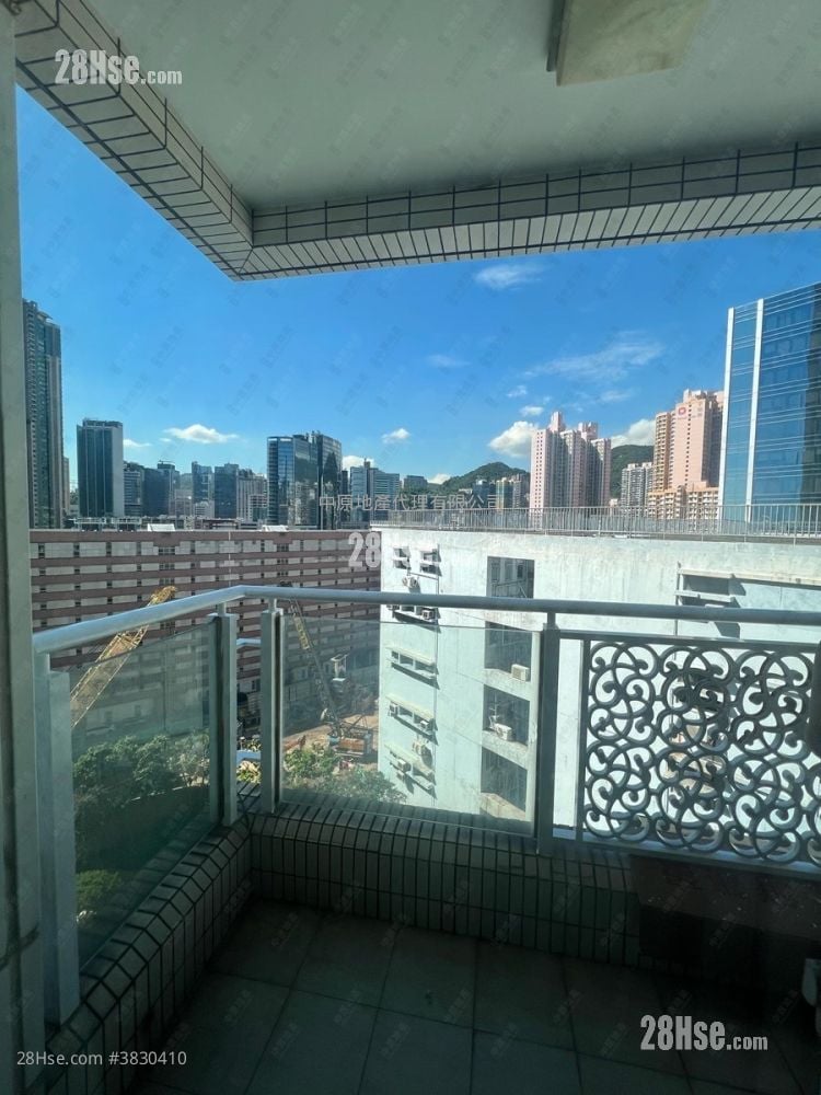 The Sparkle Sell 2 Bedrooms , 1 Bathroom 511 ft²