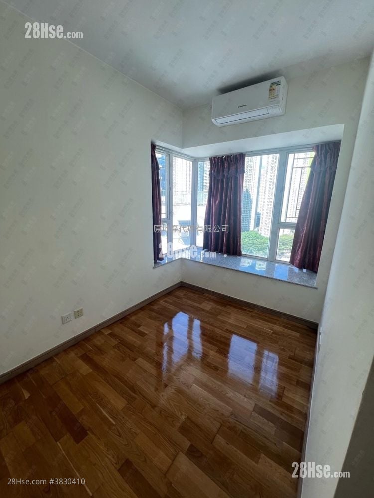 The Sparkle Sell 2 Bedrooms , 1 Bathroom 511 ft²