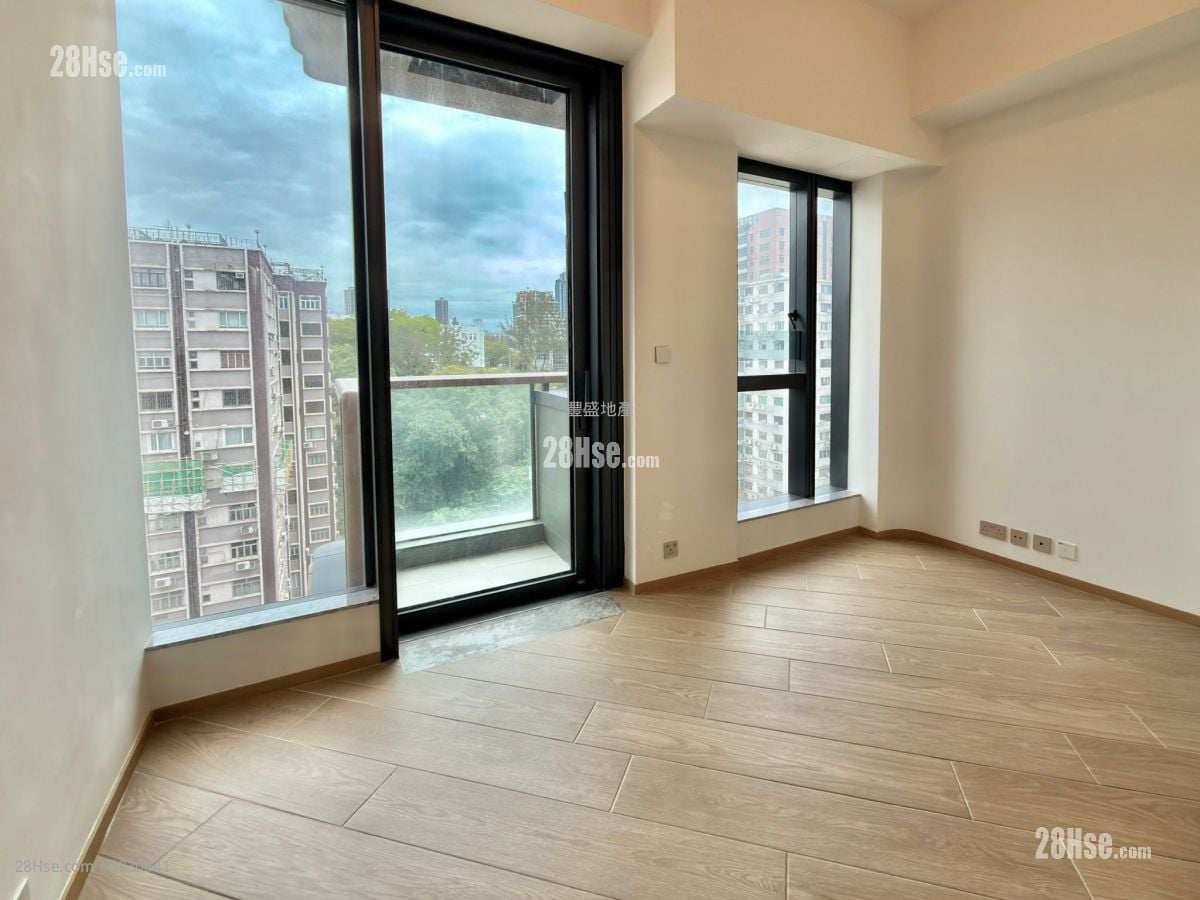Garden Crescent Rental Studio , 1 Bathroom 260 ft²