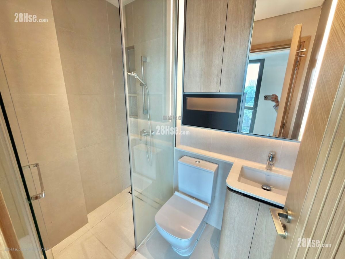 Garden Crescent Rental Studio , 1 Bathroom 260 ft²