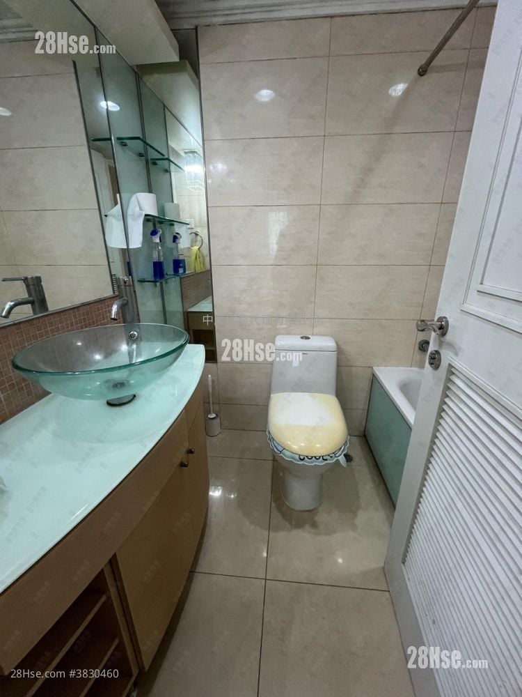 bathroom: Central Park Towers Sell 2 Bedrooms , 1 Bathroom 498 ft²