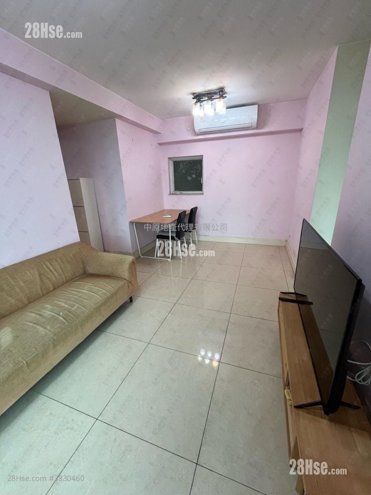 living room: Central Park Towers Sell 2 Bedrooms , 1 Bathroom 498 ft²