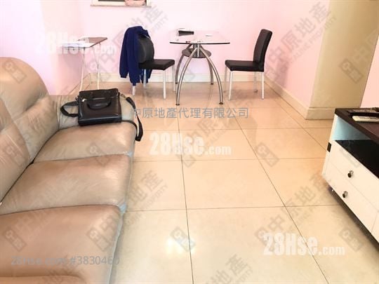 living room: Central Park Towers Sell 2 Bedrooms , 1 Bathroom 498 ft²