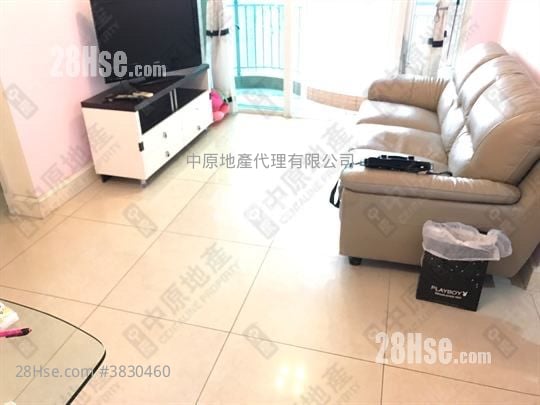 living room: Central Park Towers Sell 2 Bedrooms , 1 Bathroom 498 ft²