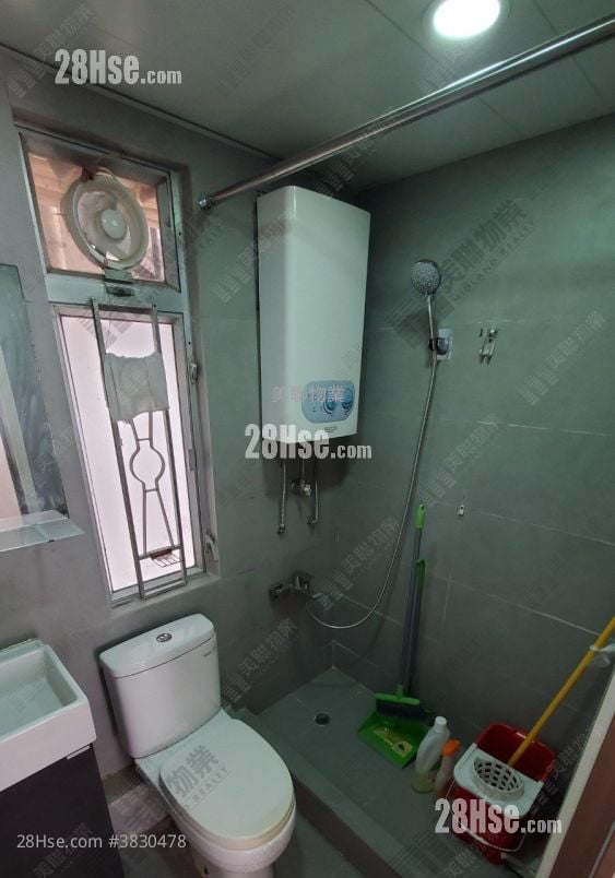 Hilton Plaza Sell 2 Bedrooms , 1 Bathroom 412 ft²