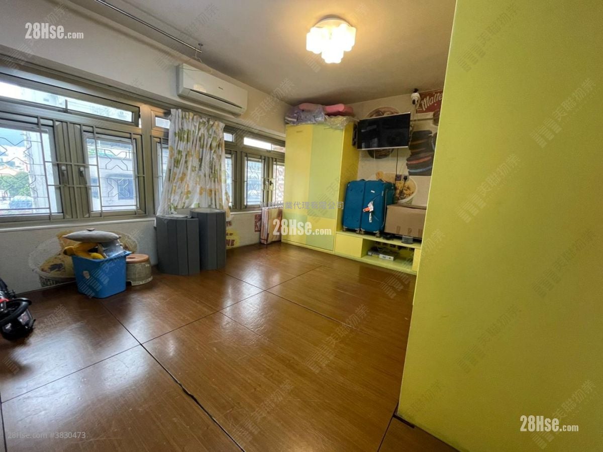Gallant Court Sell 3 Bedrooms , 2 Bathrooms 1,292 ft²