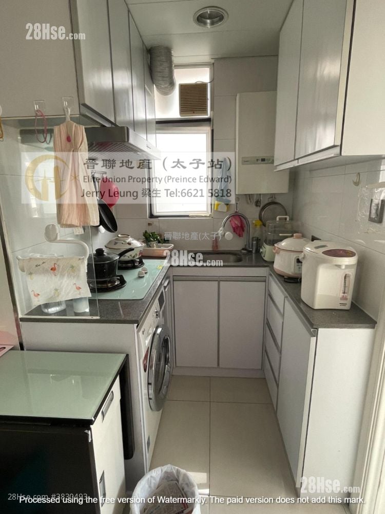 Yau Loy Building Sell 2 Bedrooms , 1 Bathroom 250 ft²