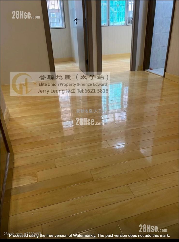 Yau Loy Building Sell 2 Bedrooms , 1 Bathroom 250 ft²