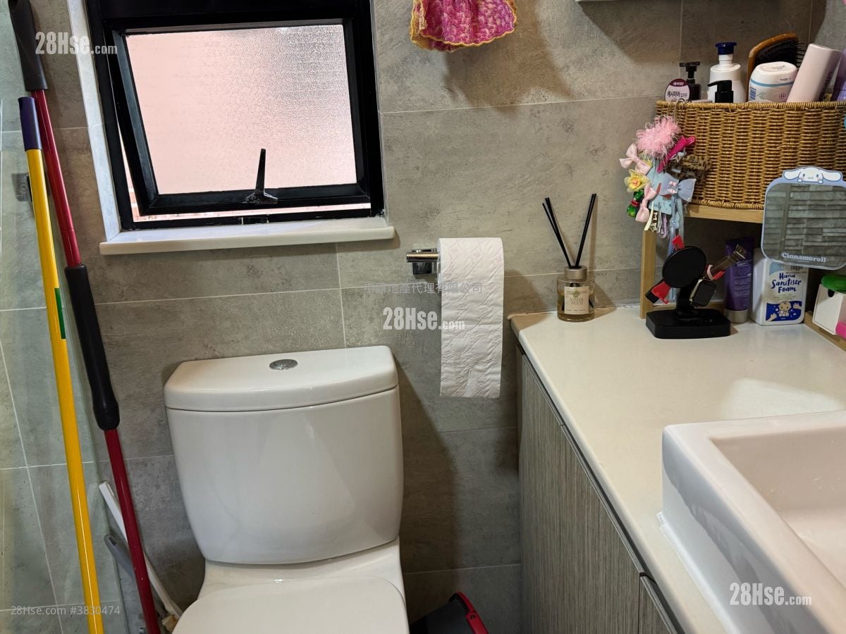 新港城 售盘 3 房 , 1 浴室 519 平方尺