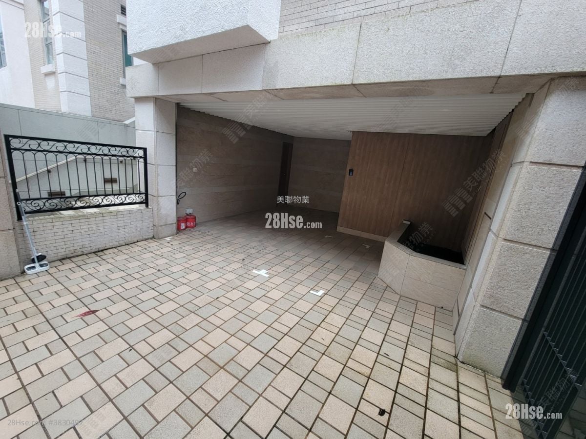 Hampstead Rental 4 Bedrooms , 4 Bathrooms 2,088 ft²
