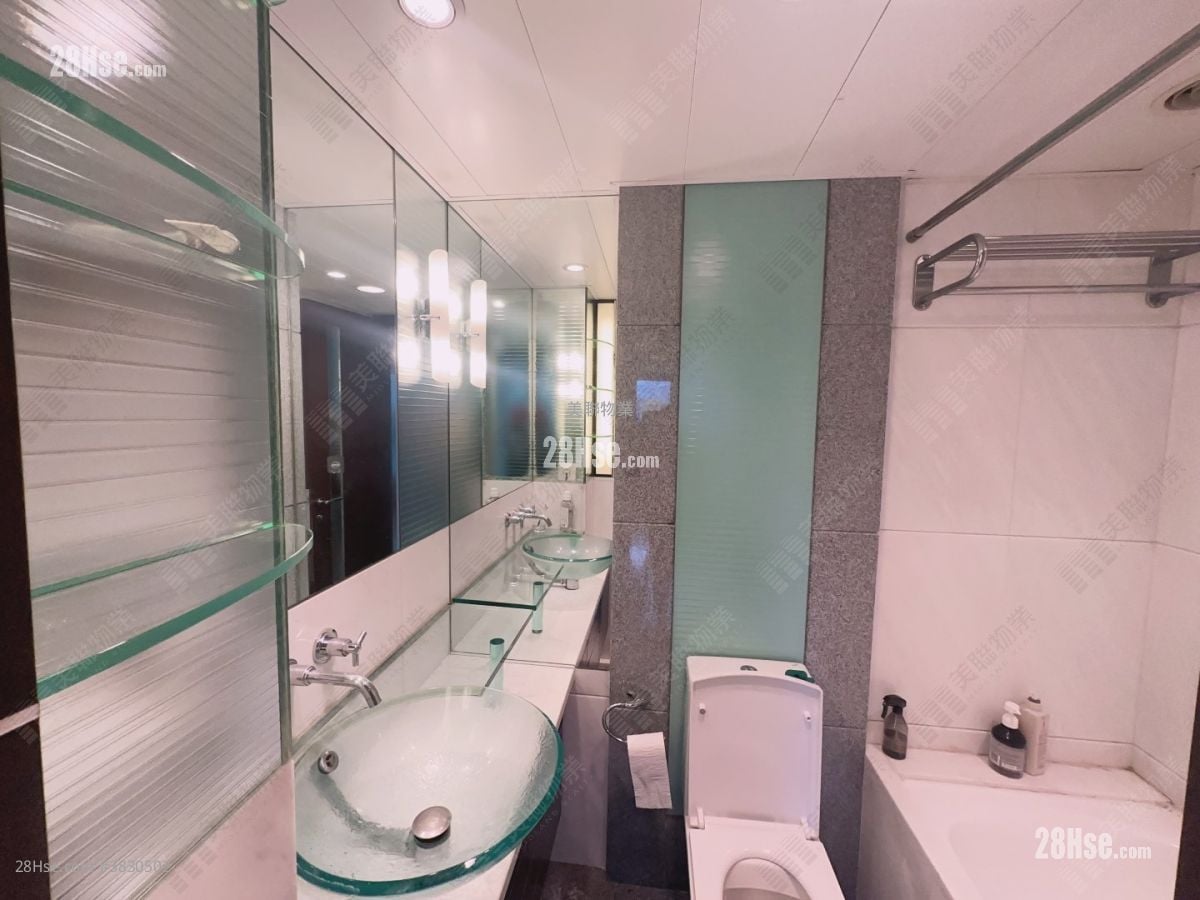 The Harbourside Sell 2 Bedrooms , 2 Bathrooms 743 ft²